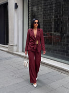 Traje gabardina detalle dorado